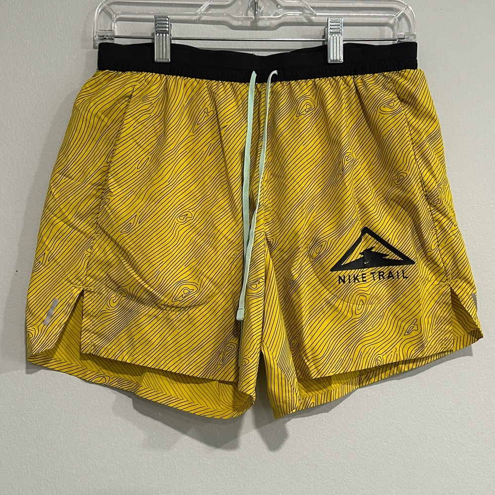 Nike Trail Men's Shorts in Yellow and Black